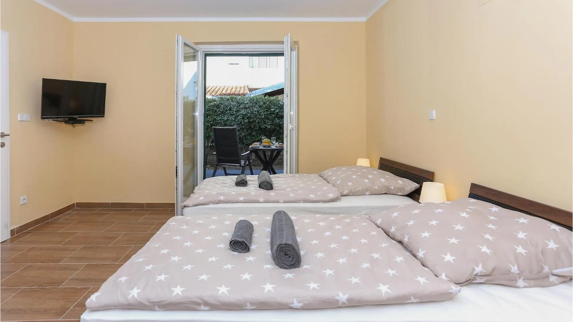 Amazing Apartment In Kastel Stari With Wifi Kastela