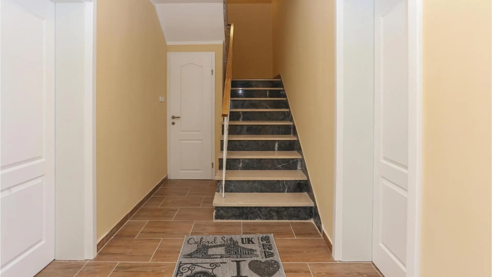 Amazing Apartment In Kastel Stari With Wifi Kastela